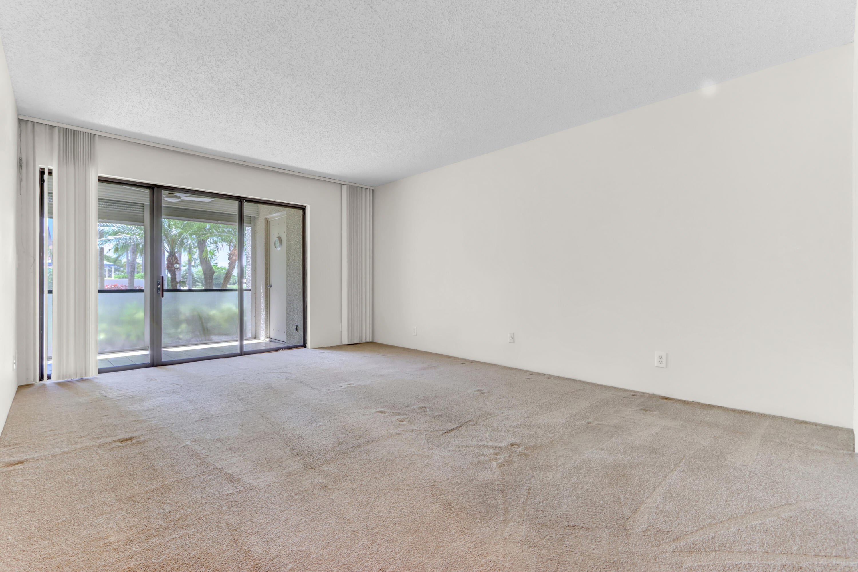 5800 Camino Del Sol, Unit 103 Boca Raton, FL 33433 - Photo 9 of 28 PRIMARY BEDROOM