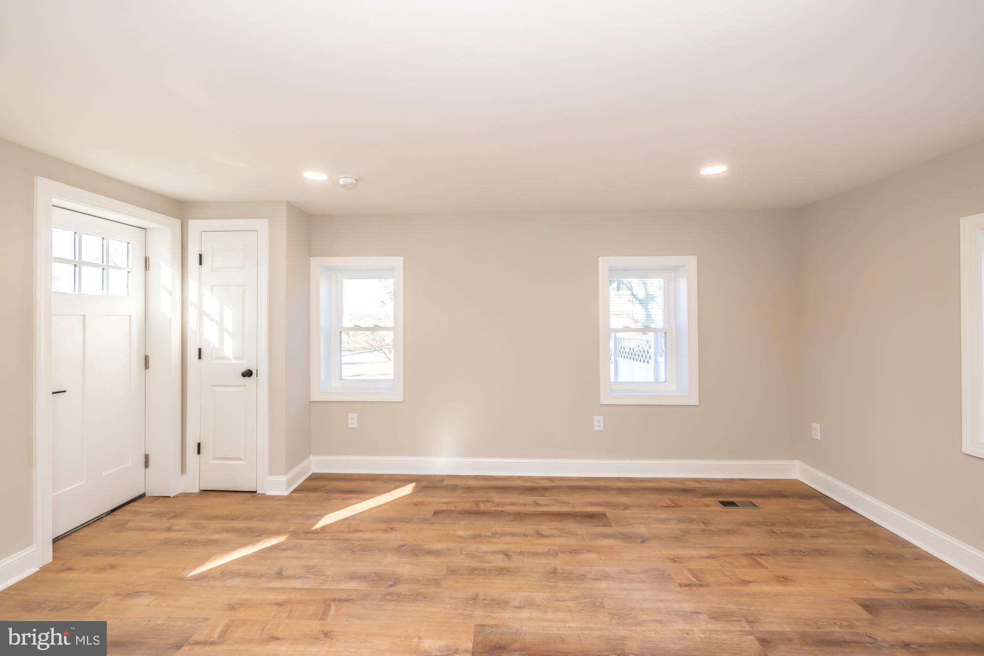 1305 Bruce Road Oreland, PA 19075 - Photo 4 of 32 Gallery Image 4