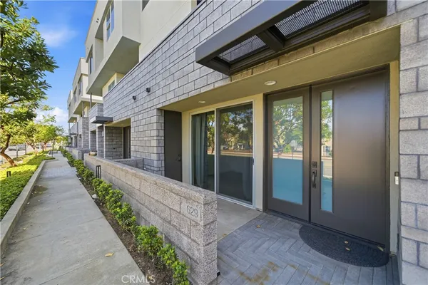 $6,300 | 629 West 17th Street, Costa Mesa, CA 92627