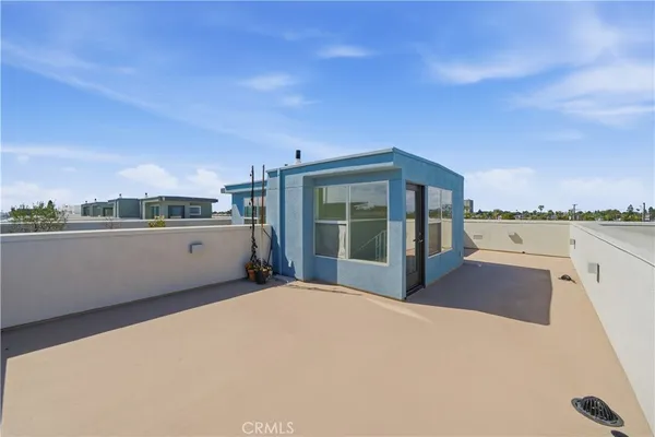 $6,300 | 629 West 17th Street, Costa Mesa, CA 92627