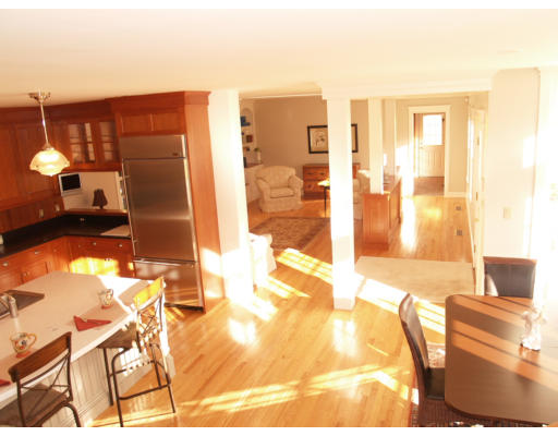 613 Bay Road Hamilton, MA 01982 - Photo 5 of 17 a view of a living room