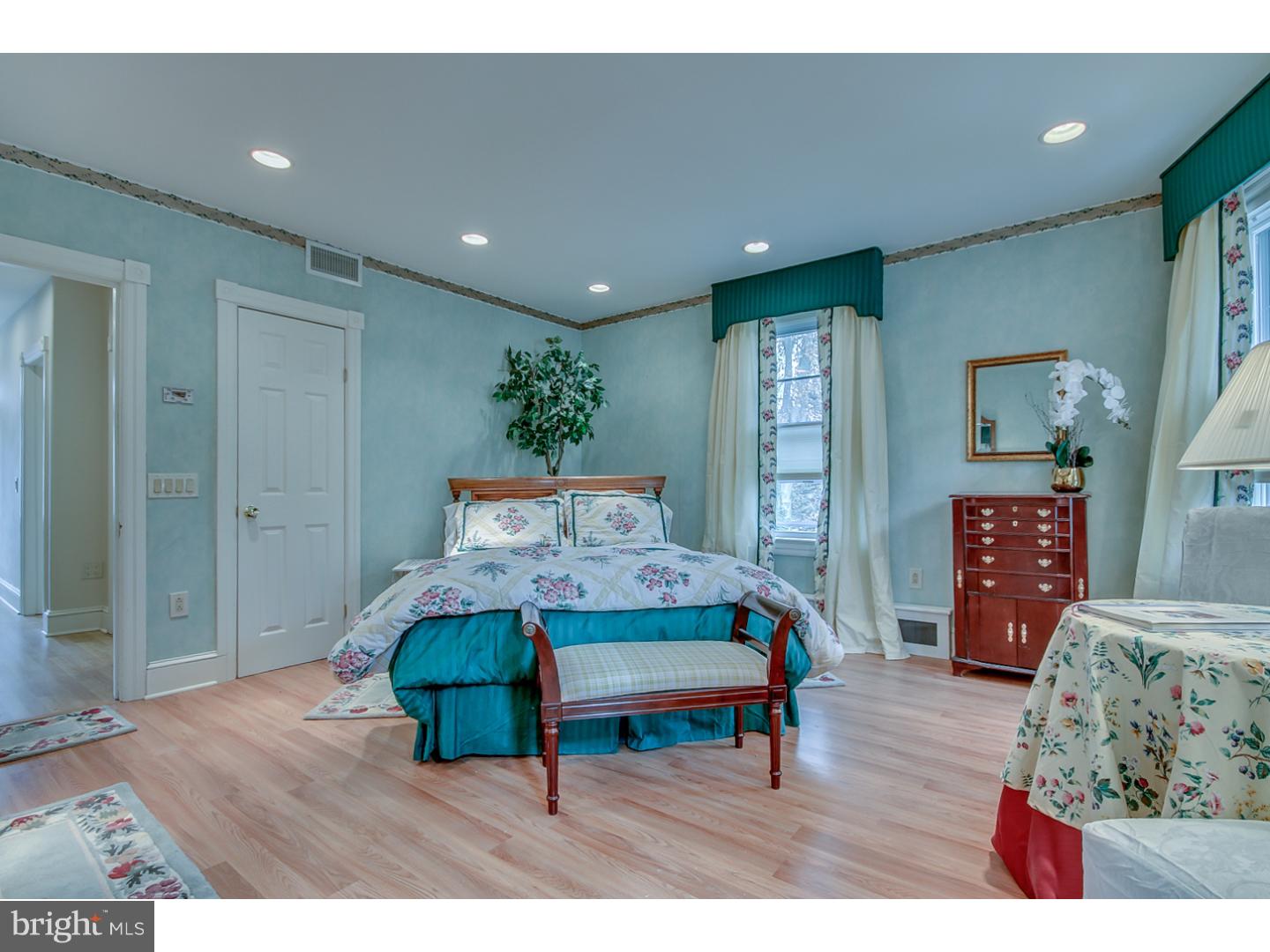 124 Linden Avenue Rutledge, PA 19070 - Photo 17 of 25 Master Bedroom