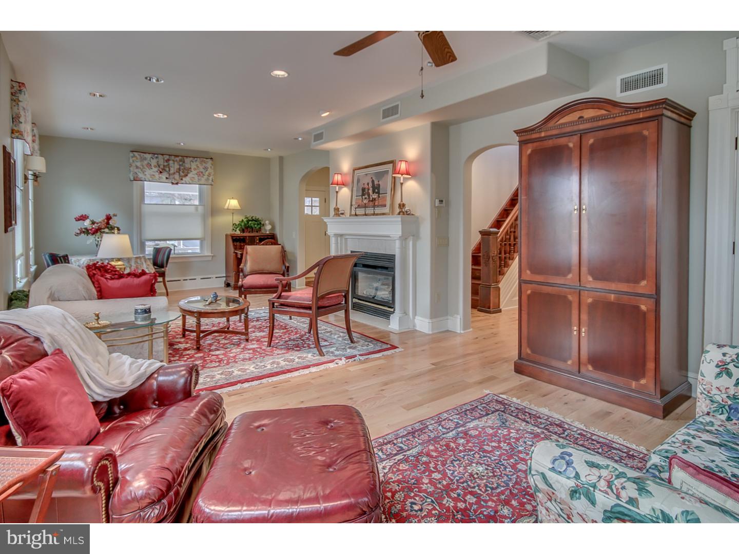 124 Linden Avenue Rutledge, PA 19070 - Photo 8 of 25 Living Room