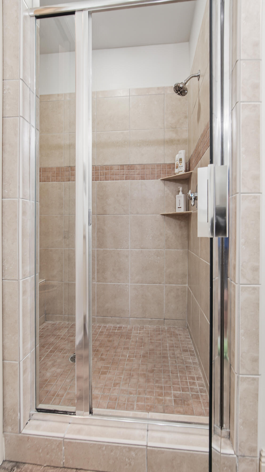 13 West Henry Court, Unit 52 Santa Rosa Beach, FL 32459 - Photo 17 of 37 Tiled Shower