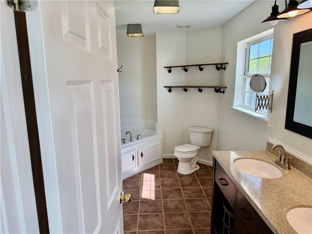 605 Northwest 11th Road Warrensburg, MO 64093 - Photo 21 of 50