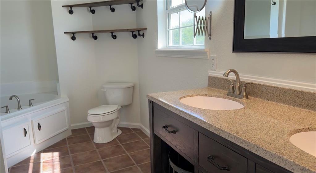605 Northwest 11th Road Warrensburg, MO 64093 - Photo 22 of 50
