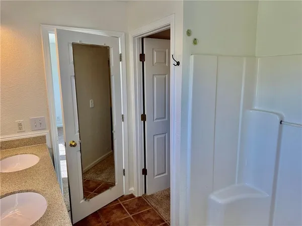 $444,000 | 605 Northwest 11th Road, Warrensburg, MO 64093
