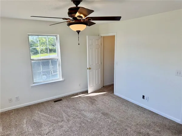 $444,000 | 605 Northwest 11th Road, Warrensburg, MO 64093