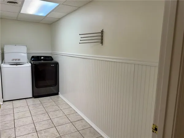 $444,000 | 605 Northwest 11th Road, Warrensburg, MO 64093