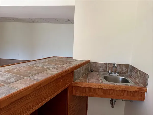 $444,000 | 605 Northwest 11th Road, Warrensburg, MO 64093