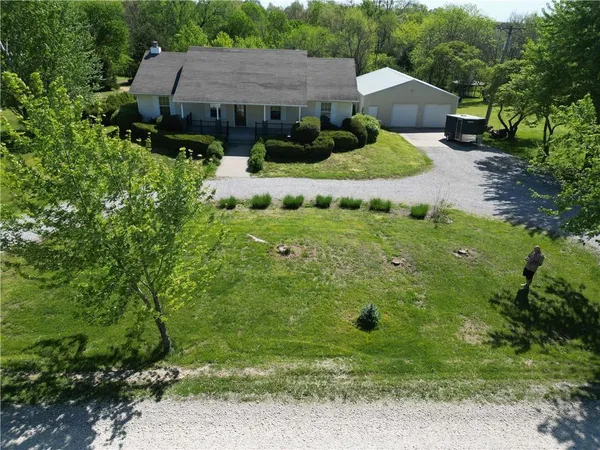 $444,000 | 605 Northwest 11th Road, Warrensburg, MO 64093