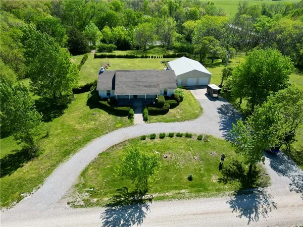 $444,000 | 605 Northwest 11th Road, Warrensburg, MO 64093