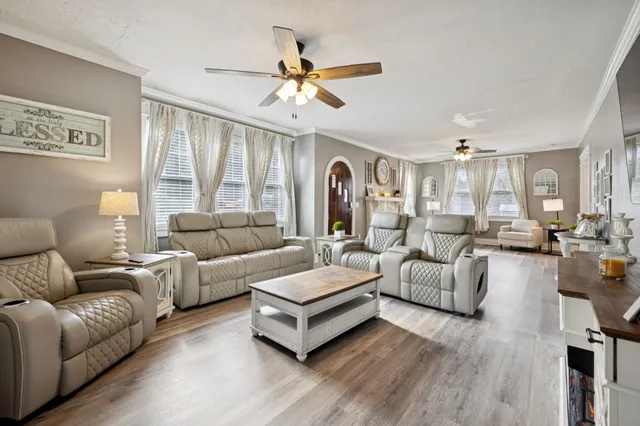 $334,900 | 111 Oak Grove Road, Red Boiling Springs, TN 37150