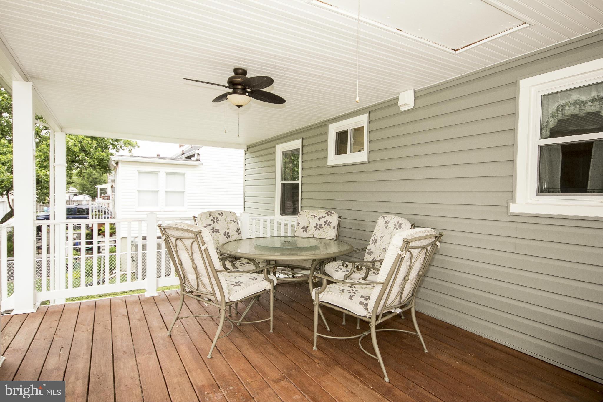 305 Townsend Road Baltimore, MD 21221 - Photo 22 of 25 Spectacular Deck