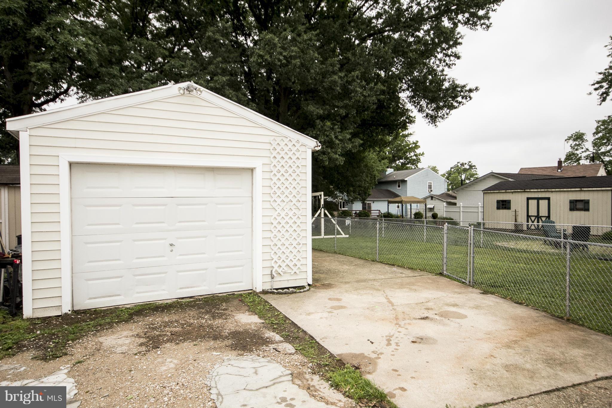 305 Townsend Road Baltimore, MD 21221 - Photo 23 of 25 1 Car Garage