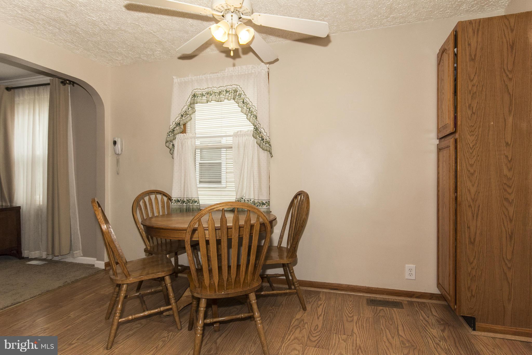 305 Townsend Road Baltimore, MD 21221 - Photo 7 of 25 Table Space