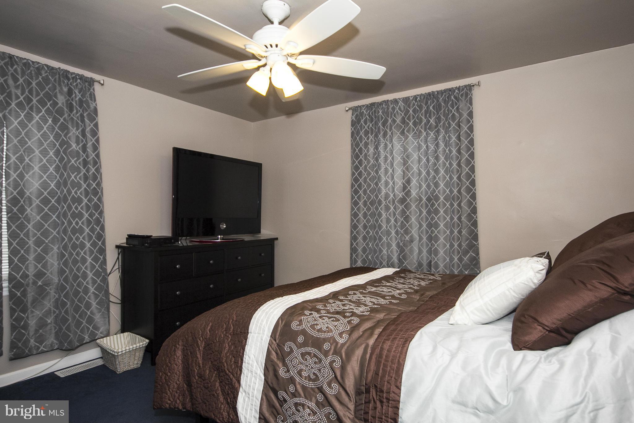 305 Townsend Road Baltimore, MD 21221 - Photo 9 of 25 Entry Level