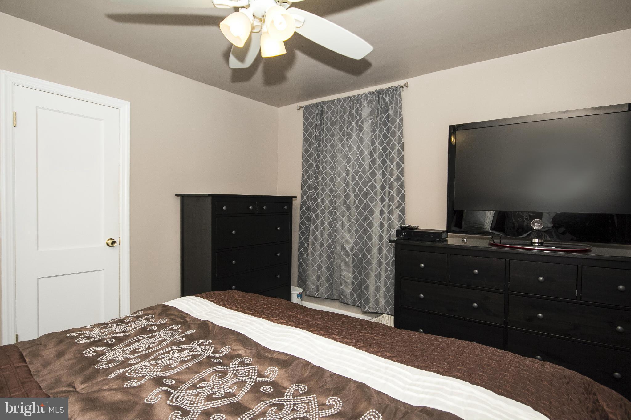 305 Townsend Road Baltimore, MD 21221 - Photo 10 of 25 Large Closet