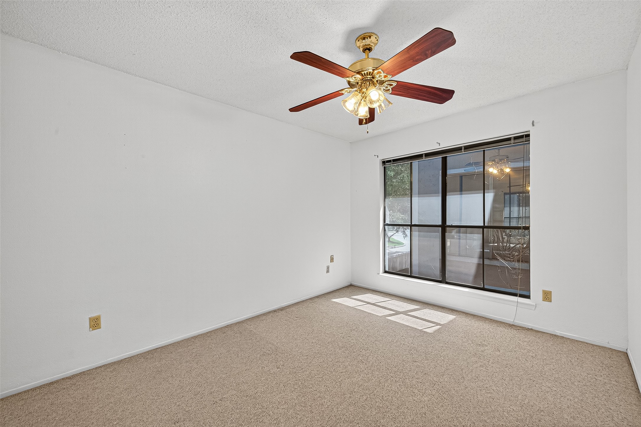 3200 South Gessner Road, Unit 224 Houston, TX 77063 - Photo 15 of 27 1 of 2 large bedrooms