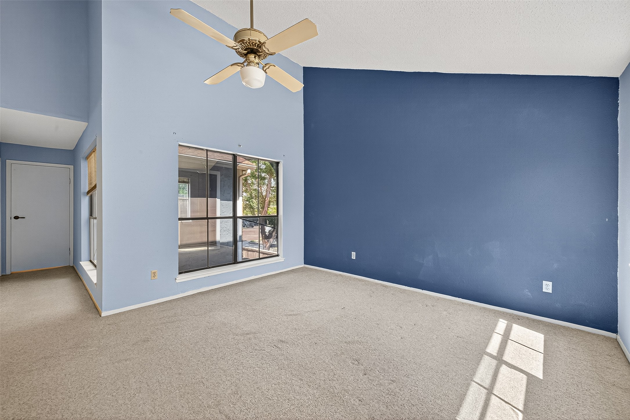 3200 South Gessner Road, Unit 224 Houston, TX 77063 - Photo 20 of 27 Additional view of the 2nd bedroom.