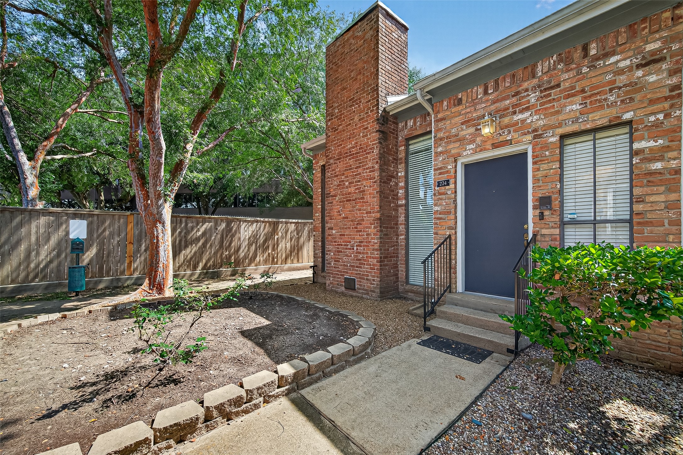 3200 South Gessner Road, Unit 224 Houston, TX 77063 - Photo 5 of 27 Discover this inviting townhome featuring a private entrance and charming details, complete with a convenient rear-attached garage.