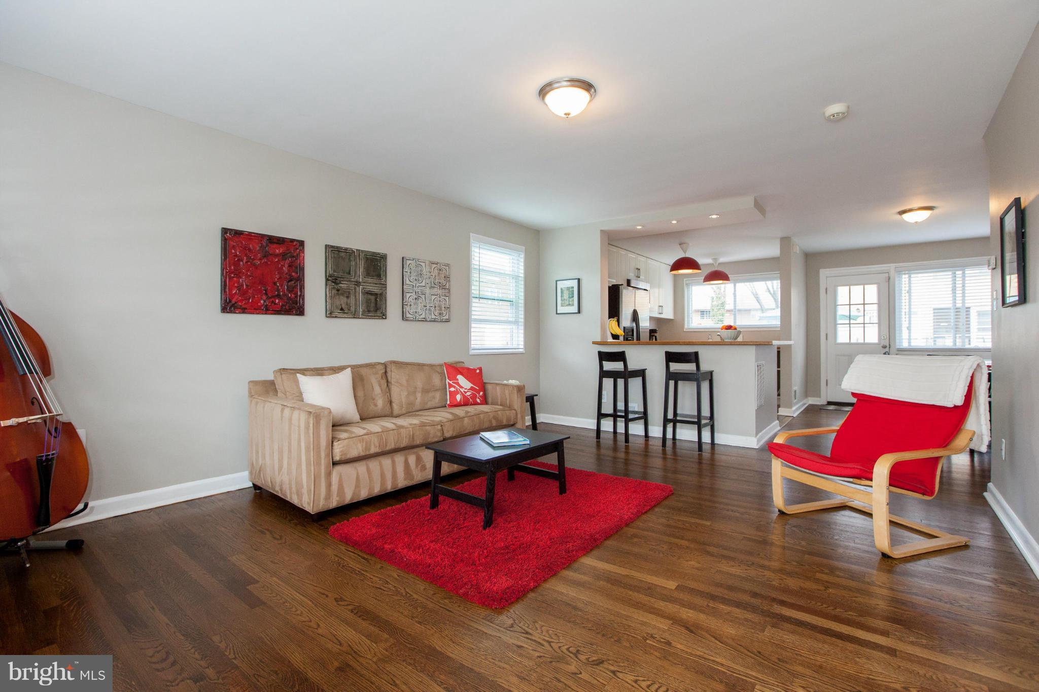 700 Decatur Place Northeast Washington, DC 20017 - Photo 4 of 30 Living Room