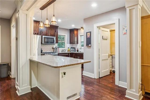 $540,000 | 4910 State Line Road, Westwood Hills, KS 66205