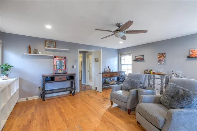 $509,000 | 4910 State Line Road, Westwood Hills, KS 66205