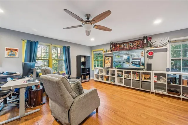 $540,000 | 4910 State Line Road, Westwood Hills, KS 66205