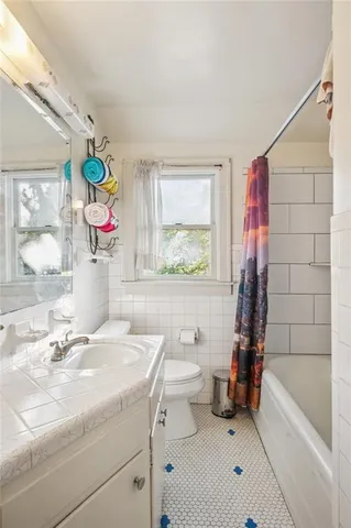 $540,000 | 4910 State Line Road, Westwood Hills, KS 66205