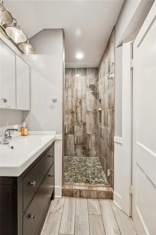 $540,000 | 4910 State Line Road, Westwood Hills, KS 66205