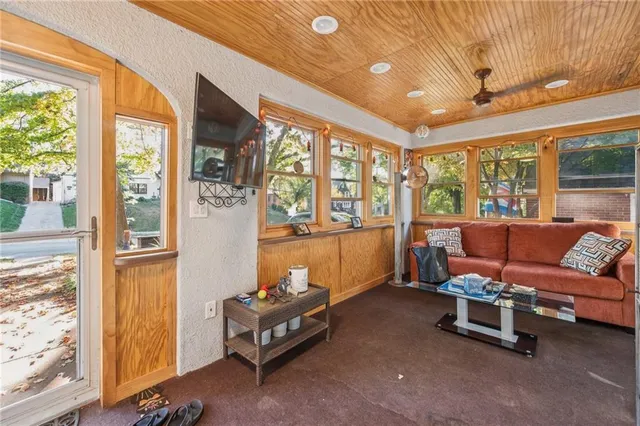 $540,000 | 4910 State Line Road, Westwood Hills, KS 66205