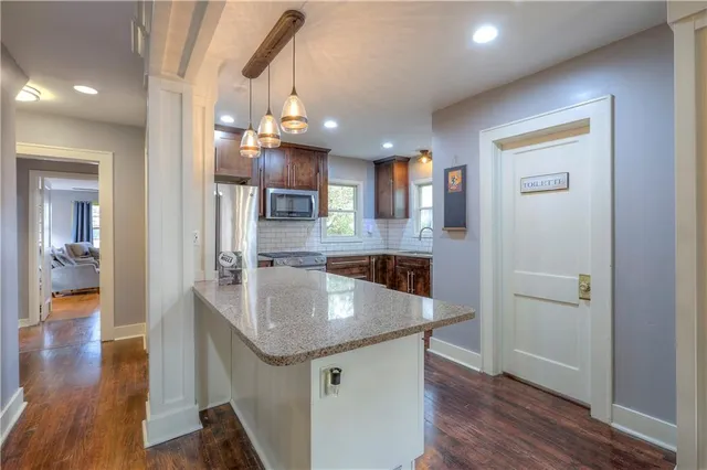 $509,000 | 4910 State Line Road, Westwood Hills, KS 66205