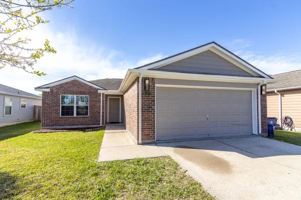 $1,950 | 9107 Stingray Court, Texas City, TX 77591