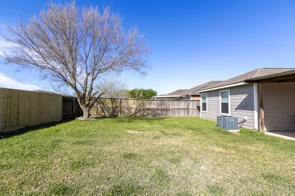 $1,950 | 9107 Stingray Court, Texas City, TX 77591