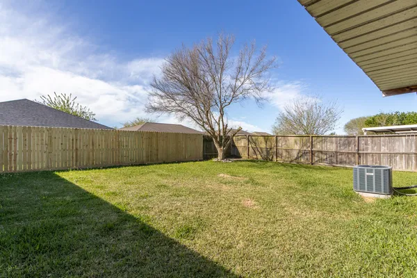 $1,950 | 9107 Stingray Court, Texas City, TX 77591