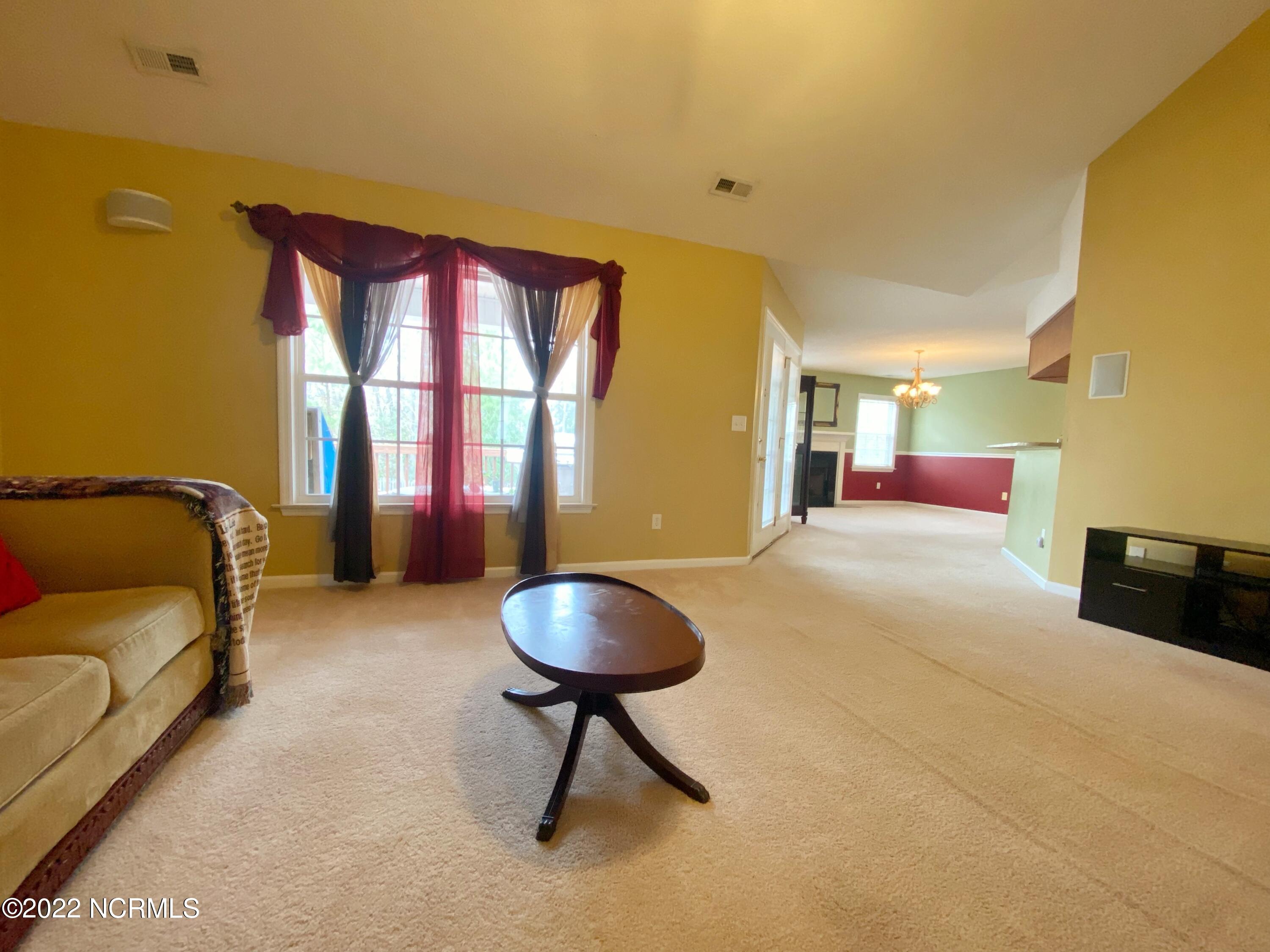 442 Ridge Road Jacksonville, NC 28540 - Photo 11 of 59 Livrm(4)