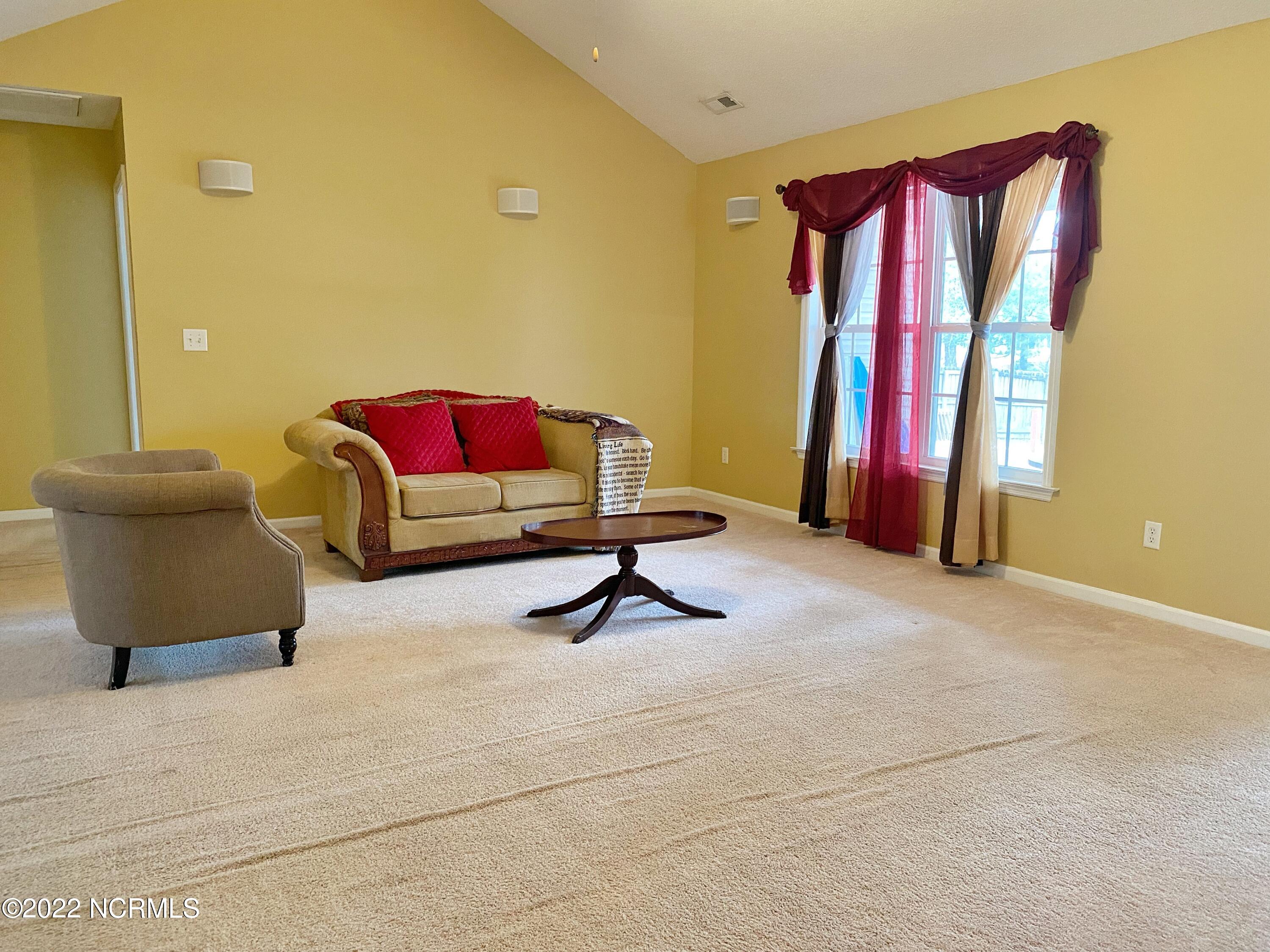 442 Ridge Road Jacksonville, NC 28540 - Photo 13 of 59 Livrm