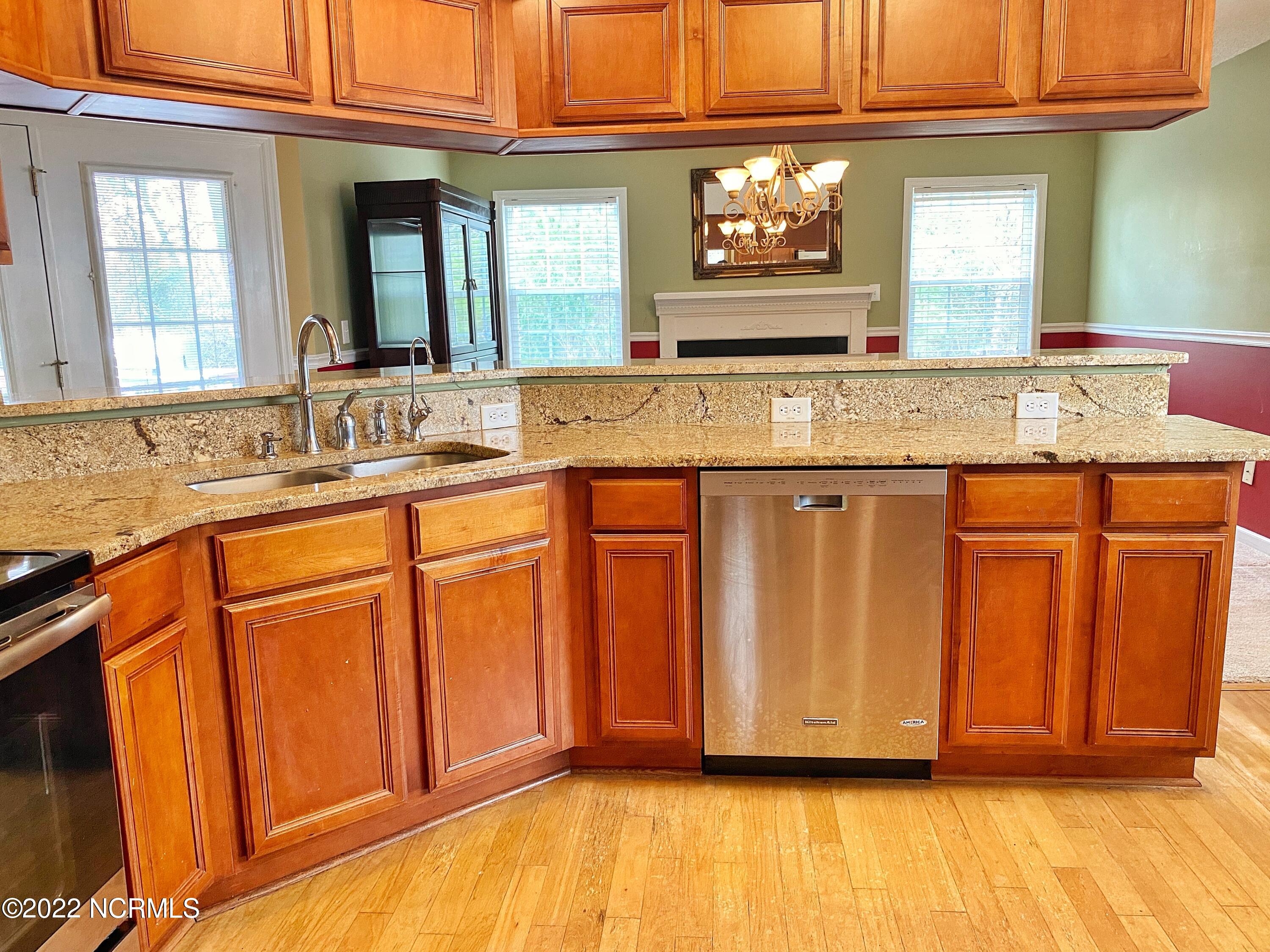 442 Ridge Road Jacksonville, NC 28540 - Photo 21 of 59 Kitchen(4)