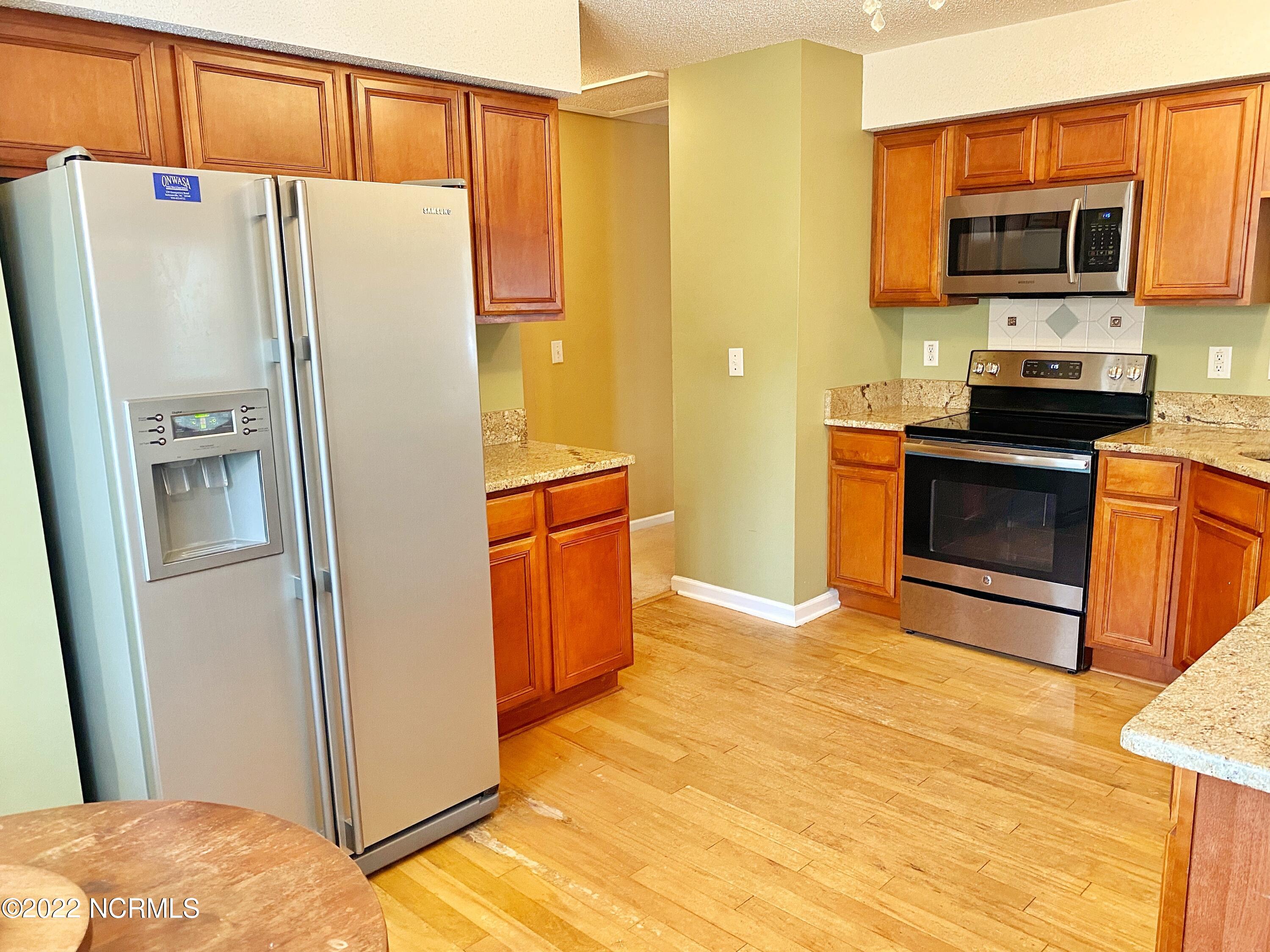 442 Ridge Road Jacksonville, NC 28540 - Photo 22 of 59 Kitchen(5)