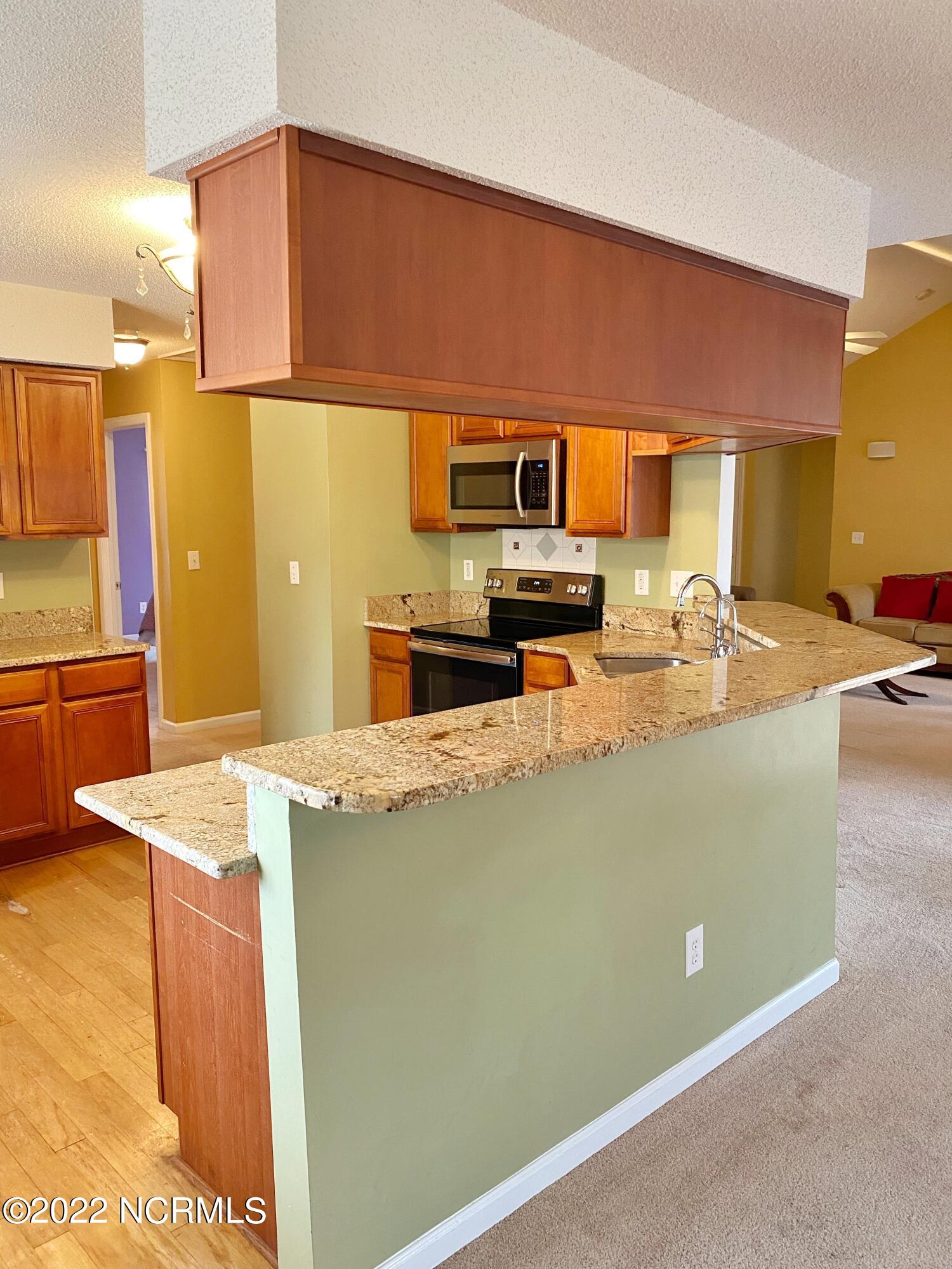 442 Ridge Road Jacksonville, NC 28540 - Photo 23 of 59 Kitchen(6)