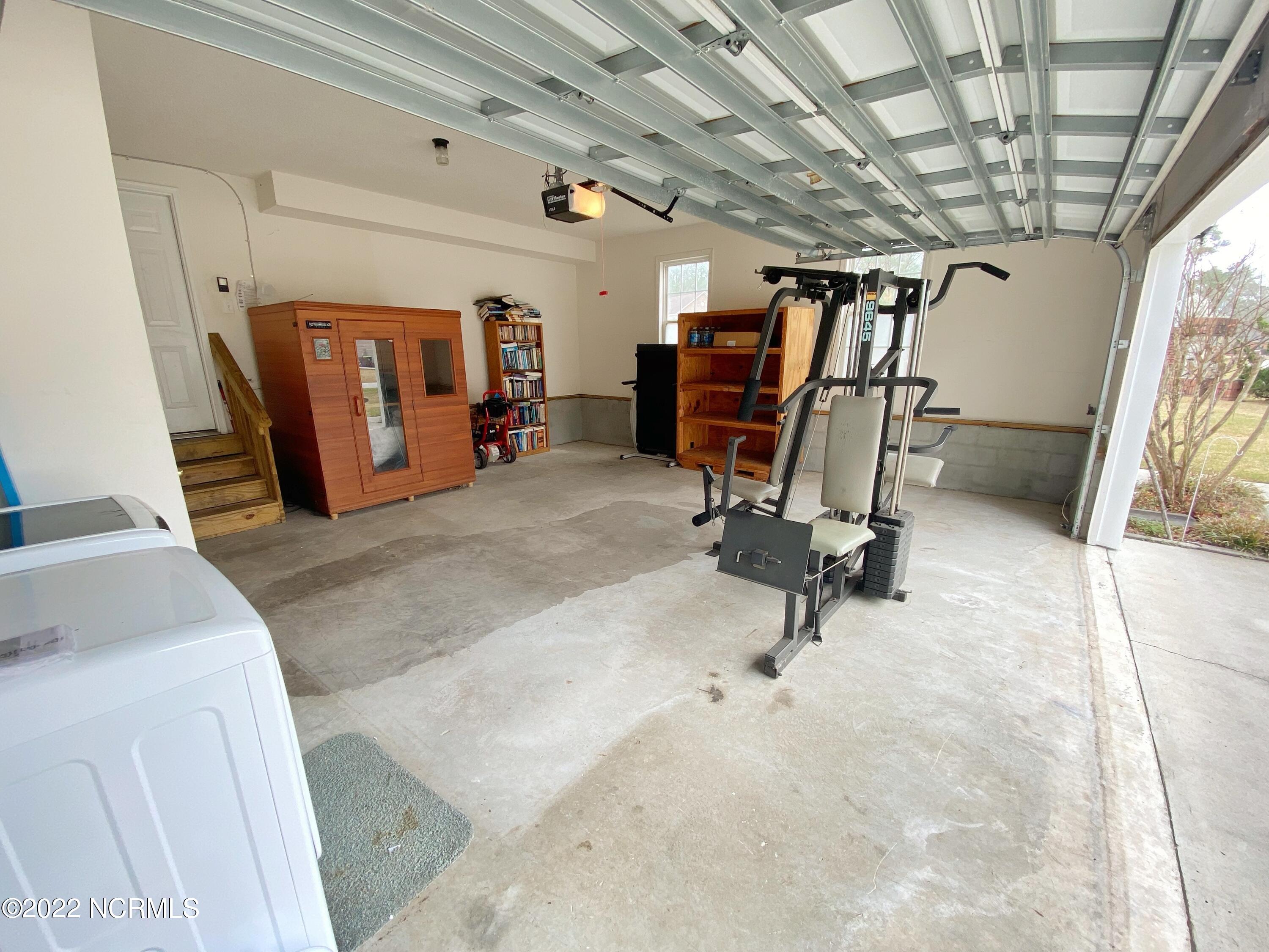 442 Ridge Road Jacksonville, NC 28540 - Photo 45 of 59 Garage