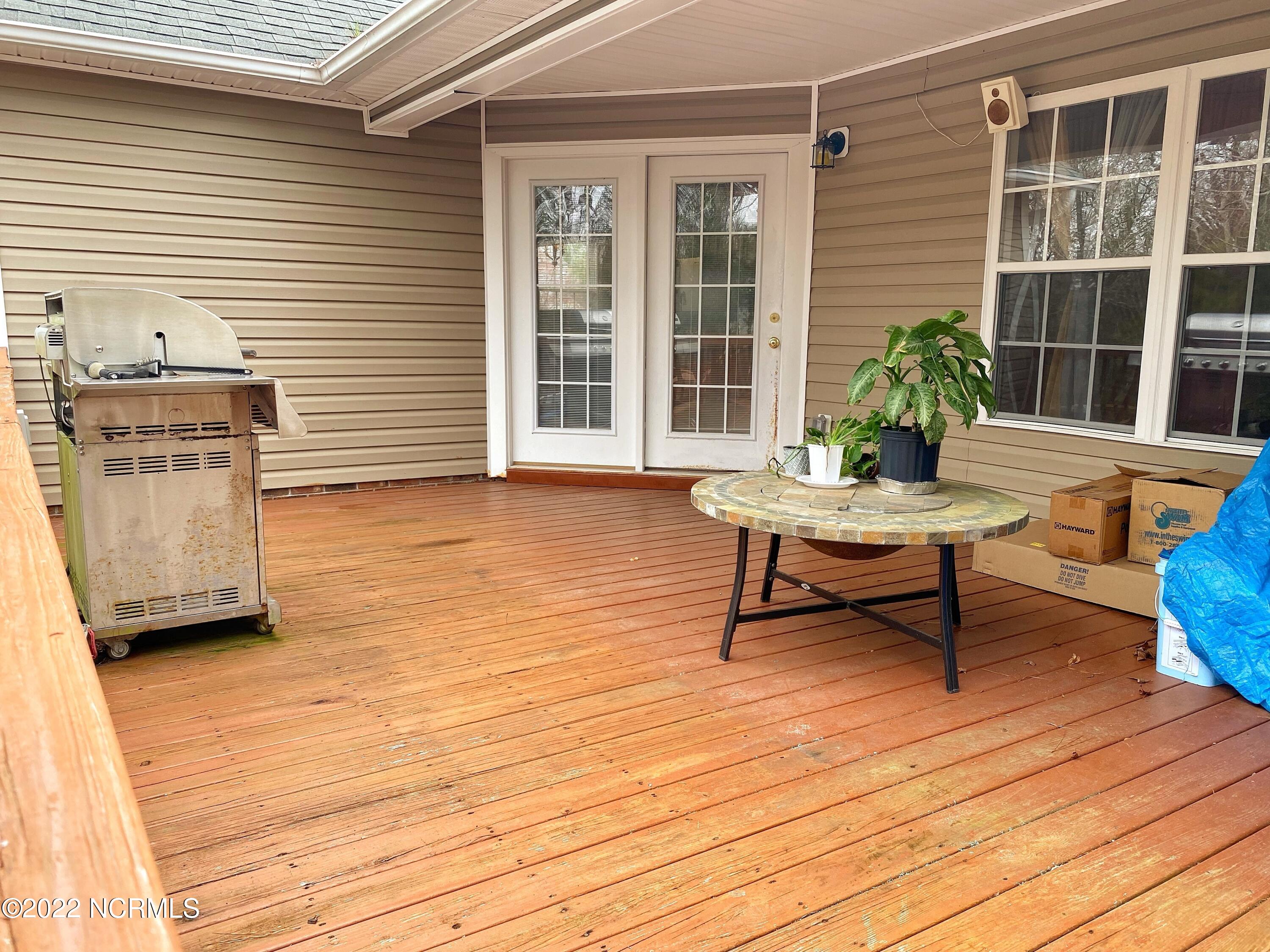 442 Ridge Road Jacksonville, NC 28540 - Photo 47 of 59 Backdeck(2)