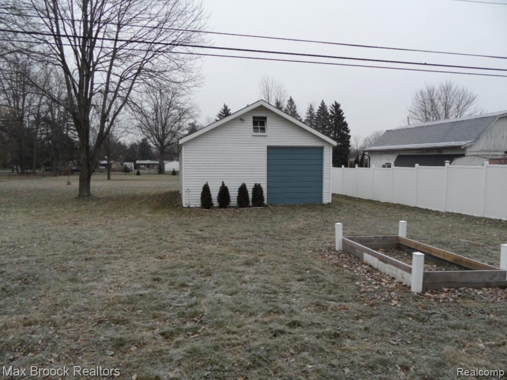 2831 Harrington Road Rochester Hills, MI 48307 - Photo 23 of 24