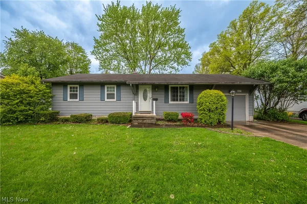 $215,000 | 4829 New Road, Austintown, OH 44515