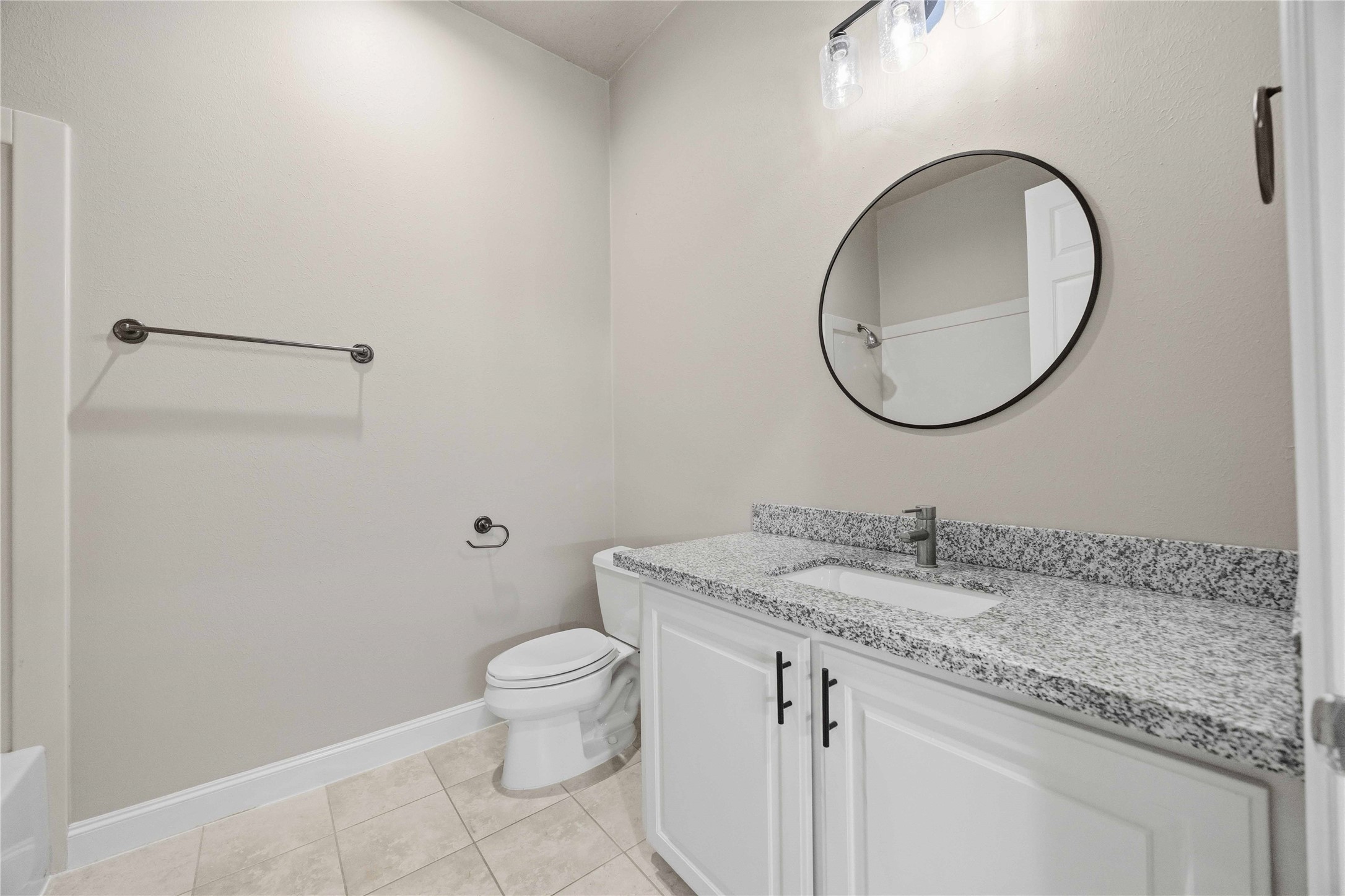 1930 Old River Road Montgomery, TX 77356 - Photo 16 of 49 A full secondary bath on the 1st floor is convenient for guests as well as easily accessible from the office or extra bedroom.