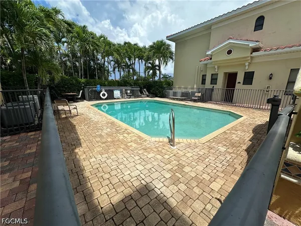 $1,995 | 4910 Southwest 17th Place, Unit 5, Cape Coral, FL 33914