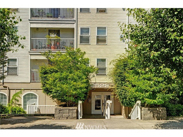 2522 Rucker Avenue, Unit 304 Everett, WA 98201 - Photo 1 of 21 Gallery Image 1
