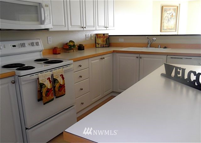 2522 Rucker Avenue, Unit 304 Everett, WA 98201 - Photo 7 of 21 Gallery Image 7