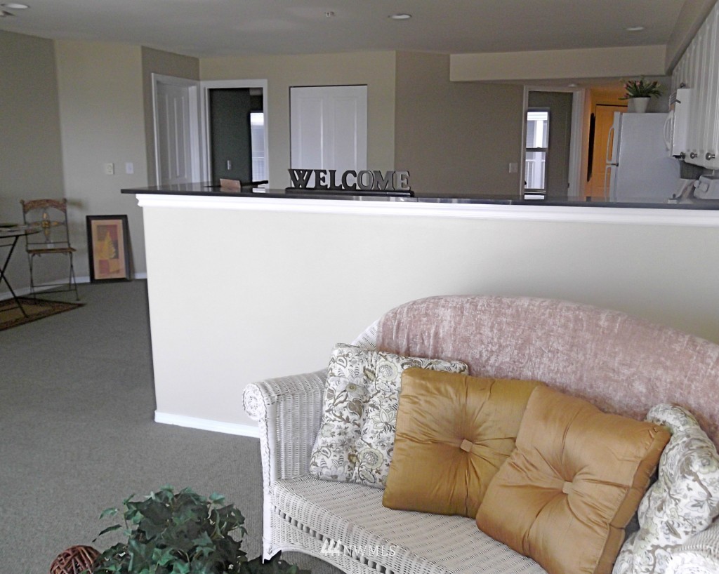 2522 Rucker Avenue, Unit 304 Everett, WA 98201 - Photo 9 of 21 Gallery Image 9